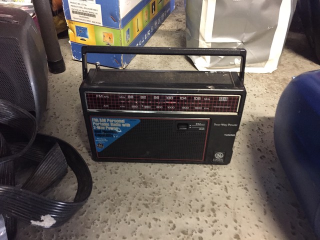 GE AM/FM Personal Portable Radio