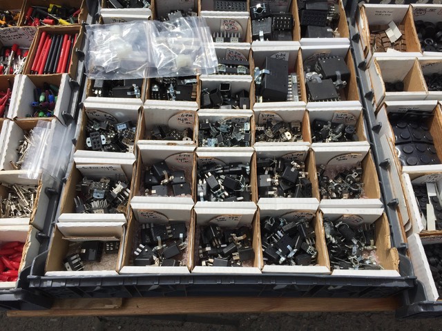 Jones plugs and sockets